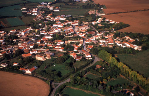 Vue aérienne du village de Saint-Benoist-sur-Mer