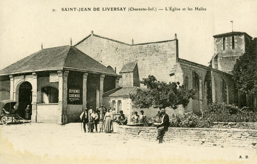 L'Eglise et les Halles à Saint-Jean-de-Liversay. Marais poitevin