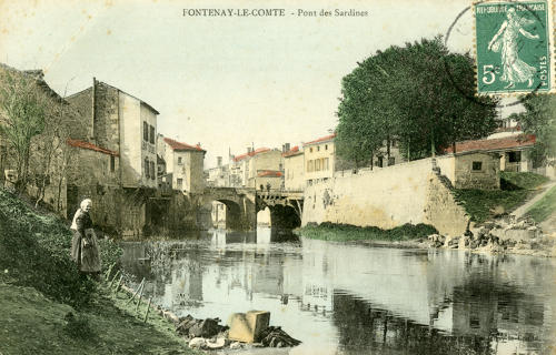 Le Pont des Sardines à Fontenay-le-Comte. Marais poitevin