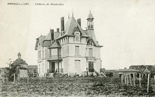 Mareuil-sur-Lay – Château de Brédurière.