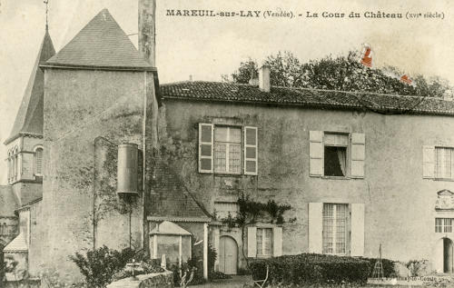 Mareuil-sur-Lay – La Cour du Château (XVIe siècle).