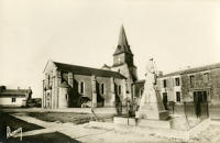 768 Curzon, l'Eglise et le Monument aux morts. Marais poitevin 
