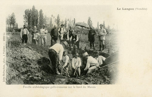 Le Langon, fouilles archéologique gallo-romaine sur le bord du Marais. Marais poitevin