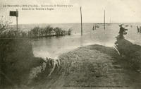 943 La Tranche-sur-Mer – Inondations de décembre 1911, route de La Tranche à Angles 
