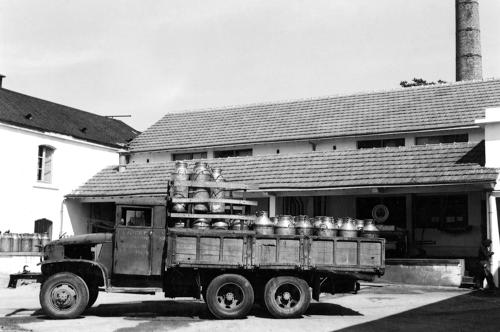 Coulon – La Laiterie – Le camion pour la collecte de lait