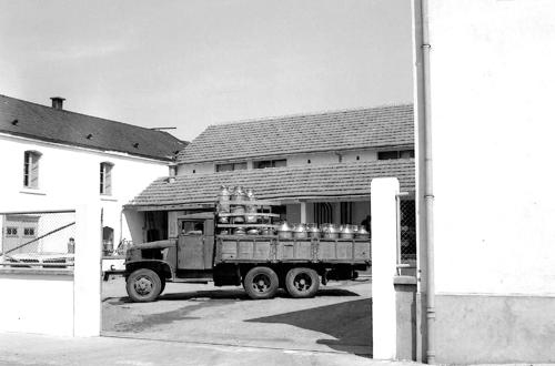 Coulon – La Laiterie – Le camion pour la collecte de lait