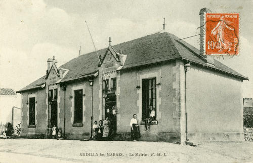 Andilly-les-Marais - La Mairie. Marais poitevin
