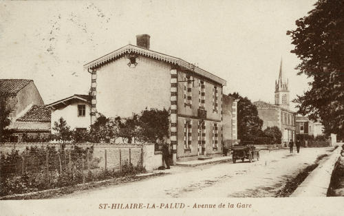 Saint-Hilaire-la-Palud - Avenue de la Gare. Marais poitevin