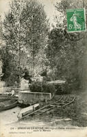 1320 Bords de Sèvre - Barrage et passe bateaux dans le Marais. Marais poitevin 