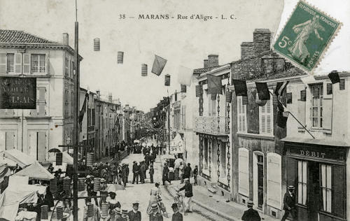 Marans - La Rue d'Aligre. Marais poitevin