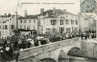 1689 Marans - Pont sur la Sèvre, un jour de fête. Marais poitevin 