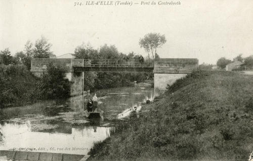 L'Ile-d'Elle - Pont du Contrebooth. Marais poitevin