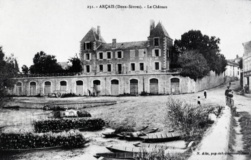 Arcais - Le Château