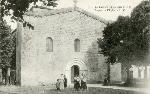 Saint-Sauveur-d'Aunis - Façade de l'Eglise. Marais poitevin