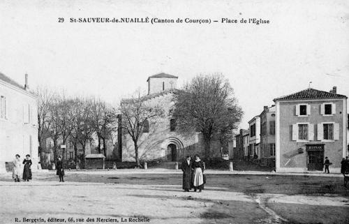 Saint-Sauveur-d'Aunis - Place de l'Eglise. Marais poitevin