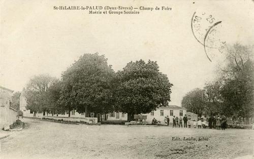 Saint-Hilaire-la-Palud - Champ de Foire, Mairie et Groupe Scolaire. Marais poitevin