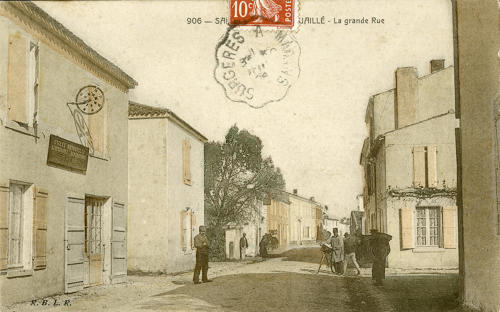 Saint-Sauveur-d'Aunis - La Grande Rue. Marais poitevin