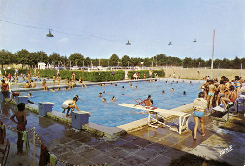 Saint-Sauveur-d'Aunis - La piscine. Marais poitevin