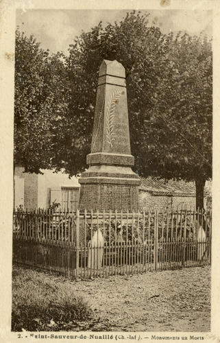 Saint-Sauveur-d'Aunis - Le Monument aux morts. Marais poitevin