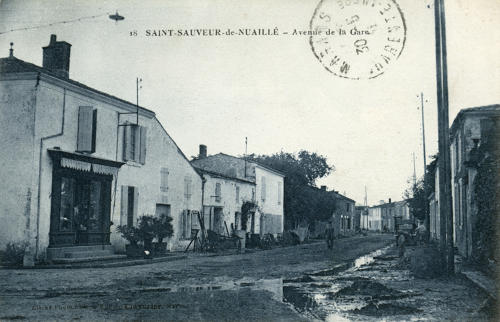 Saint-Sauveur-d'Aunis - Avenue de la Gare. Marais poitevin