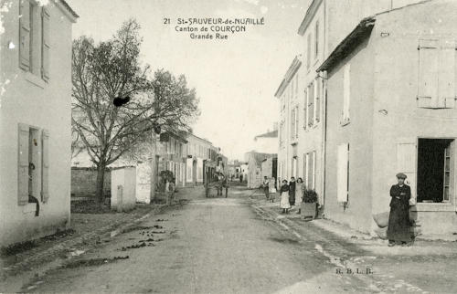 Saint-Sauveur-d'Aunis - Grande Rue. Marais poitevin