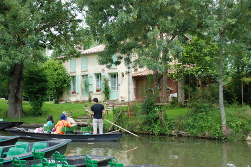 Arçais - Tourisme fluvial, Venise Verte. Marais poitevin