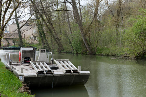 La Garette - Une barge dans le Marais poitevin