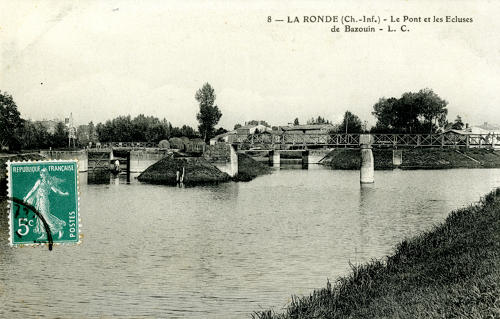 La Ronde - Le Pont et les Ecluses de Bazoin. Marais poitevin