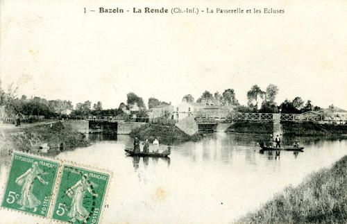 La Ronde - La Passerelle et les Ecluses de Bazoin. Marais poitevin