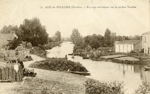 Le Gué-de-Velluire - Paysage artistique sur la rivière Vendée. Marais poitevin