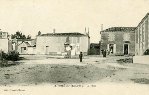 Le Poiré-sur-Velluire - La Place. Marais poitevin