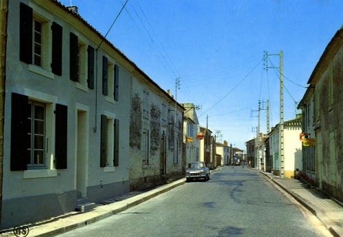 La Taillée - La rue principale. Marais poitevin