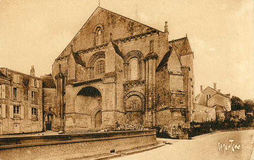 Benet - Belle Eglise du XVe siècle. Marais poitevin