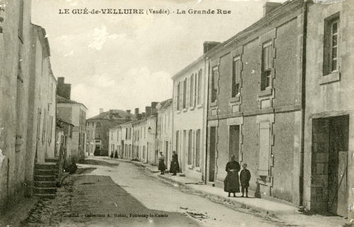 Le Gué-de-Velluire - La Grand'Rue. Marais poitevin