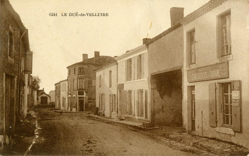 Le Gué-de-Velluire - La Rue Basse. Marais poitevin