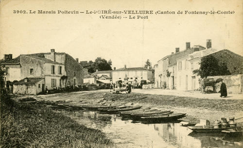 Le Poiré-Sur-Velluire - Le Port. Marais poitevin