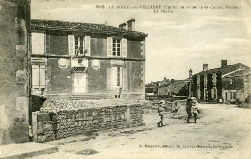 Le Poiré-sur-Velluire - La Mairie. Marais poitevin