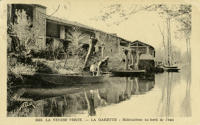 5218 Sansais - La Garette, habitations au bord de l'eau. Marais poitevin 