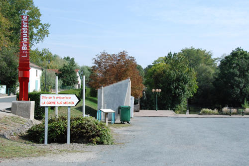 La Grève-sur-Mignon - Signalétique de la Briqueterie. Marais poitevin