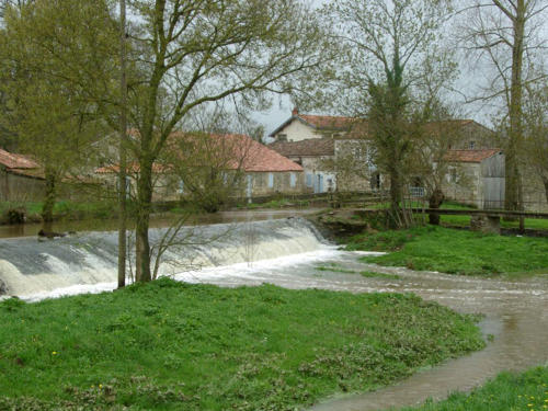 Nieul-sur-l'Autise - Le moulin à eau