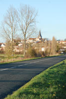 5891 Saint-Denis-du-Payré - En arrivant par la route de Saint-Michel-en-l'Herm. Marais poitevin 