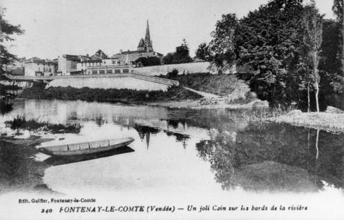 Fontenay-le-Comte - Un joli coin sur les bords de la Rivière