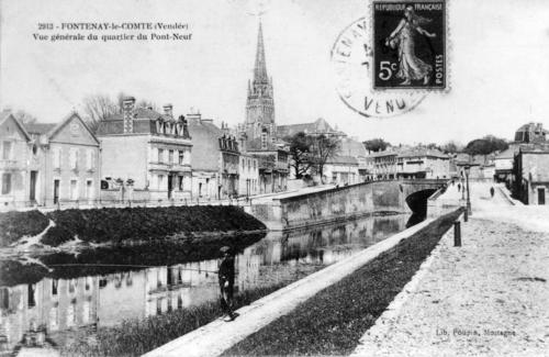 Fontenay-le-Comte - Vue générale du quartier du Pont-Neuf