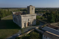 10094 Vue aérienne de l'Église Saint-Martin à Esnandes 
