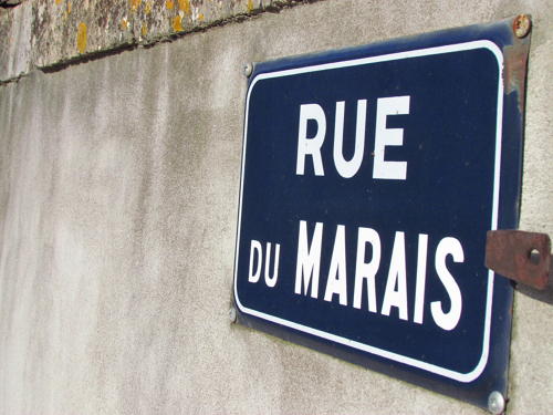Panneau de signalisation rue du Marais