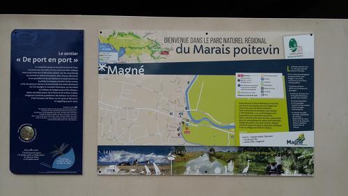 Panneau d'information - Sentier pédestre "De port en port" à Magné (79)