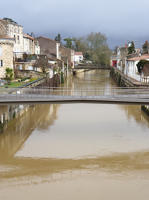 14945 Passerelle sur la rivière Vendée à Fontenay-le-Comte 