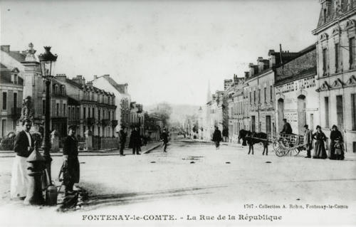 Fontenay-le-Comte : Rue de la République