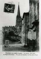 15054 Fontenay-le-Comte - Le clocher, XVe siècle de l'église Notre-Dame. Vue du Carrefour du Puits de la Vault 