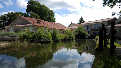 Le moulin à eau et la Maison de la Meunerie à Nieul-sur-l'Autise (85)